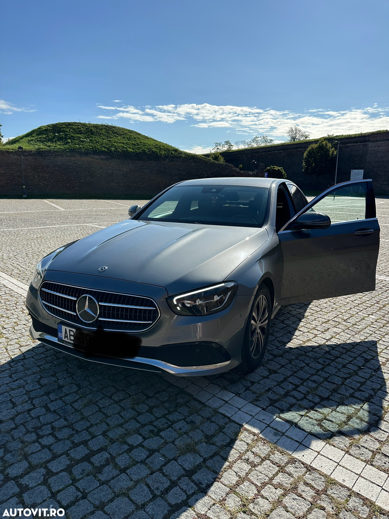 Mercedes-Benz E 200 4Matic T 9G-TRONIC Avantgarde - 18