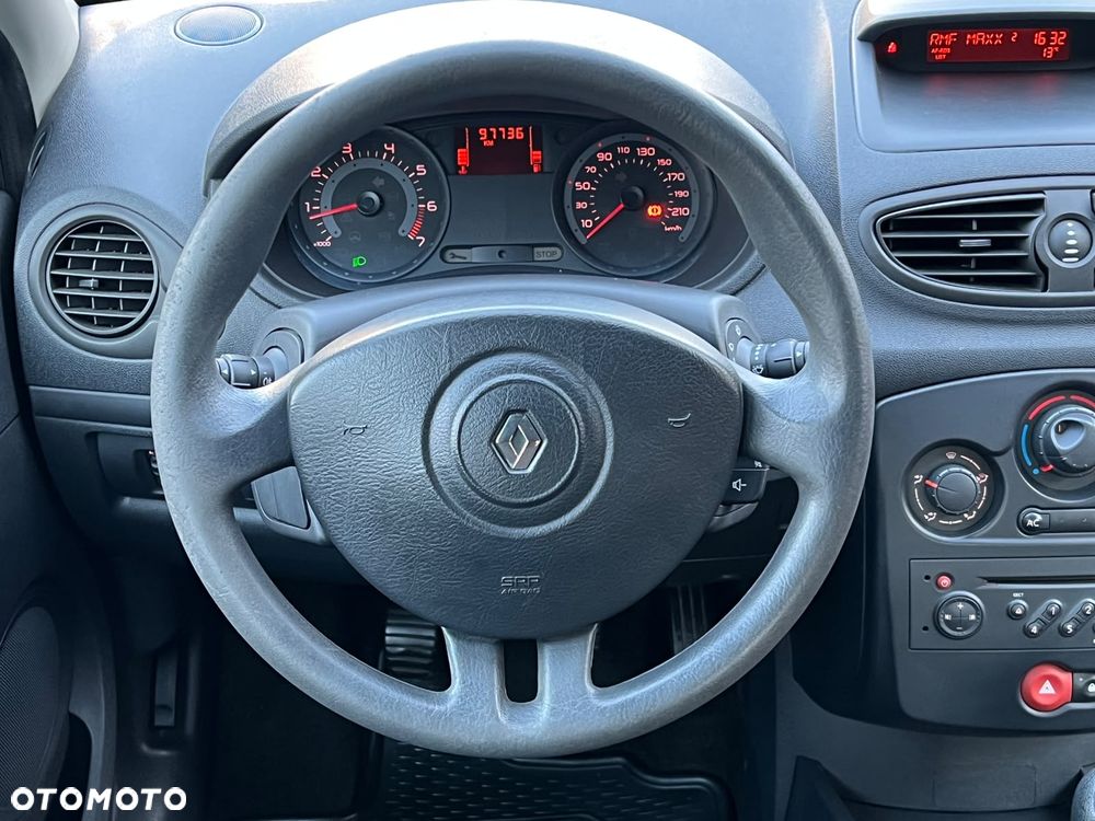 Renault Clio 1.4 Arctica - 17