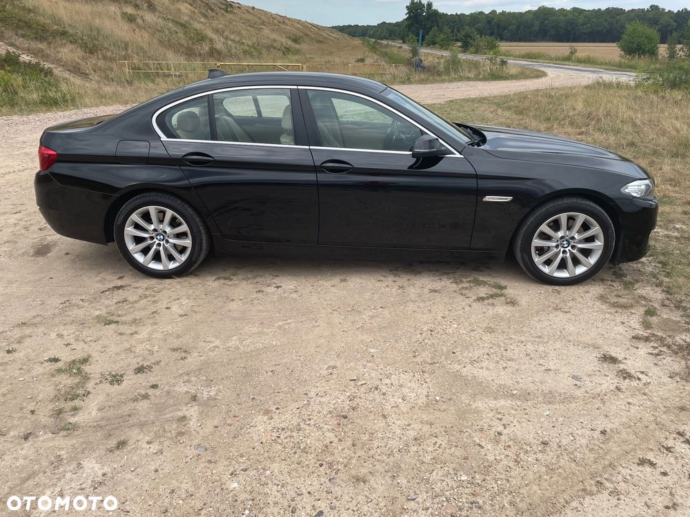 BMW Seria 5 520d xDrive - 11
