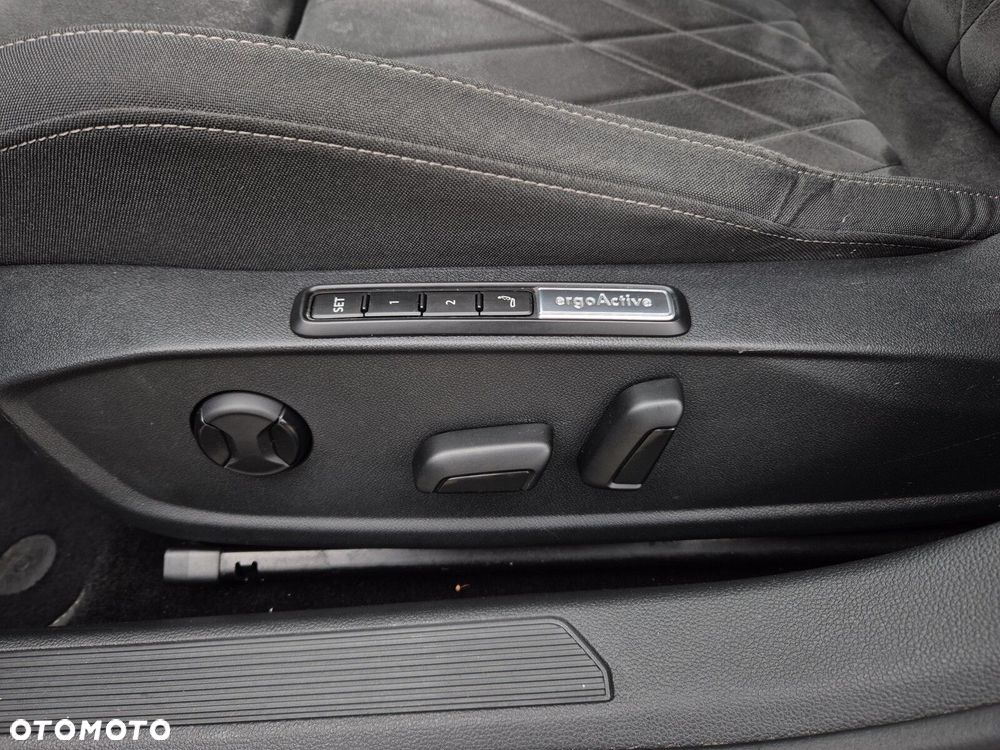 Volkswagen Golf Variant - 12