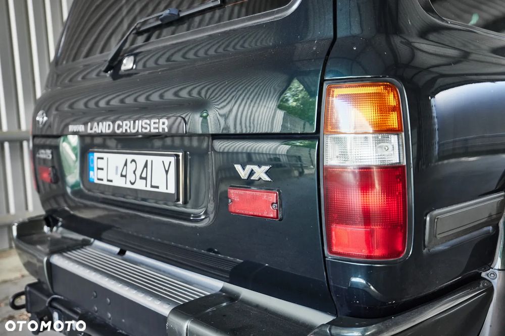 Toyota Land Cruiser - 38