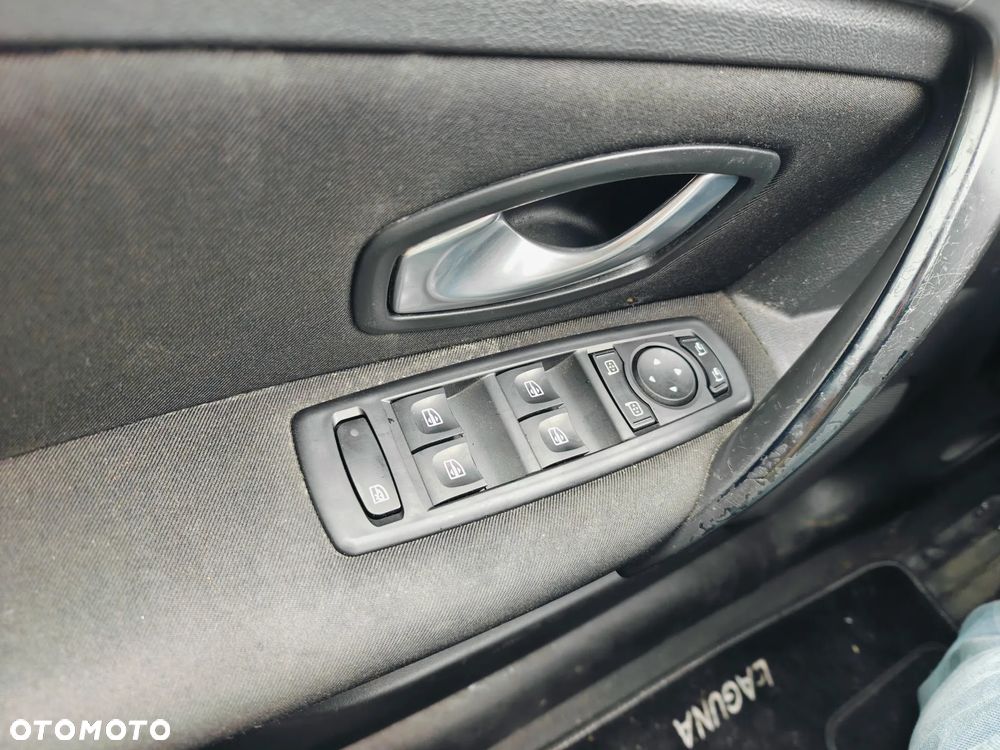 Renault Laguna 2.0 dCi FAP Initiale - 24