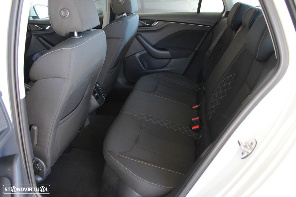 Skoda Kamiq 1.0 TSI Ambition DSG - 32