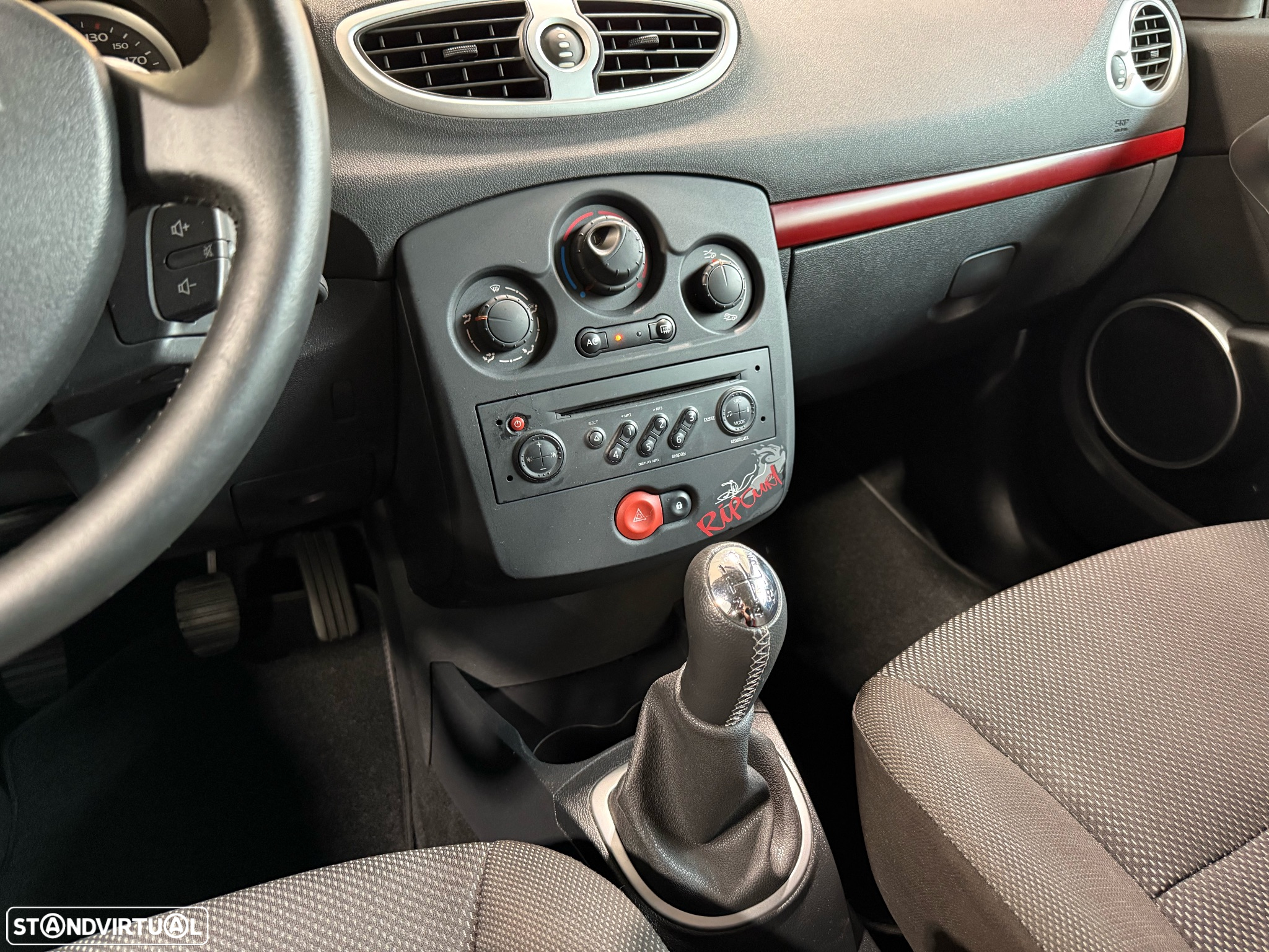Renault Clio 1.2 16V Rip Curl II - 11