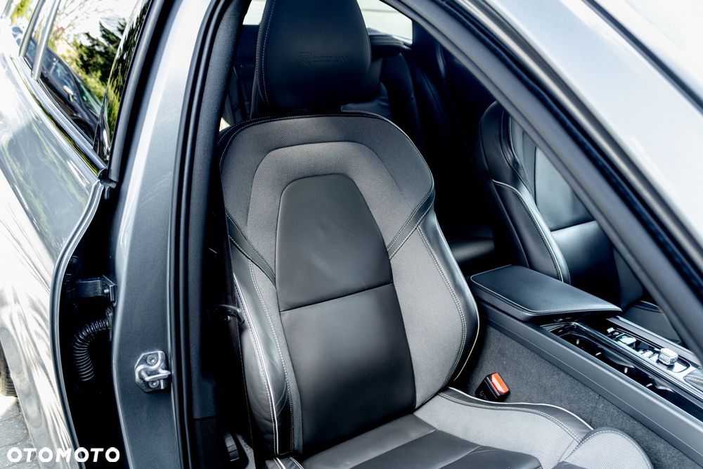 Volvo V60 T5 AWD Geartronic R-Design - 10