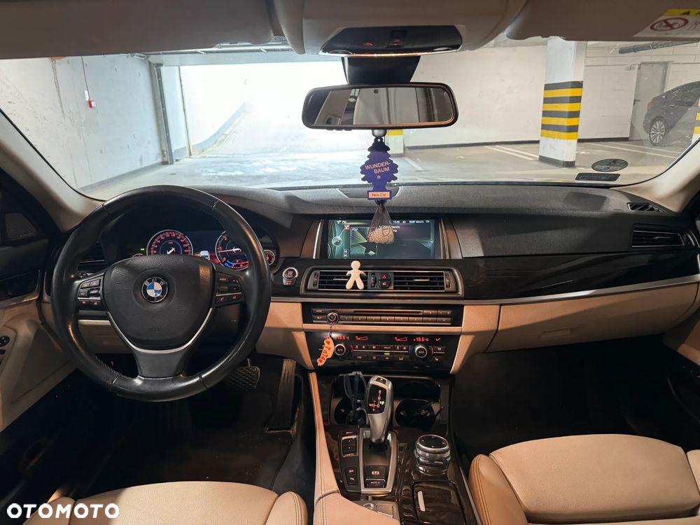 BMW Seria 5 525d xDrive Sport-Aut Luxury Line - 5