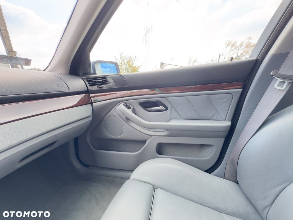 BMW Seria 5 - 22