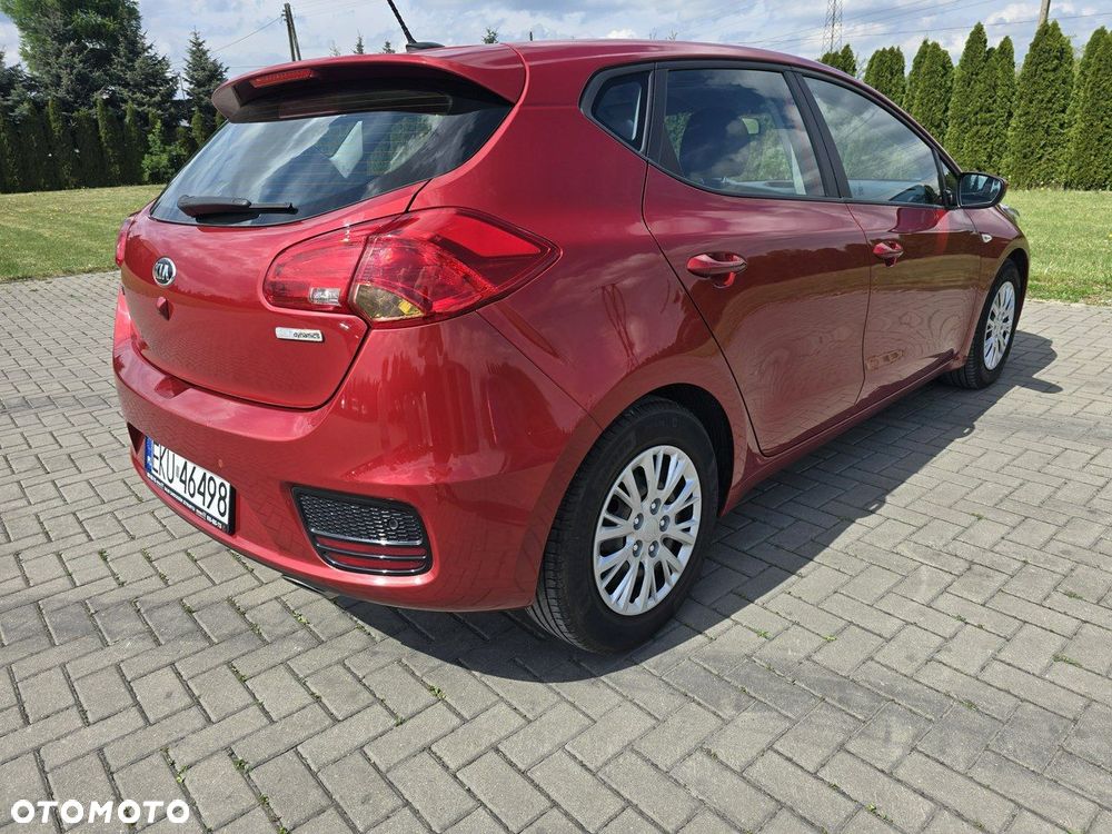 Kia Ceed - 11