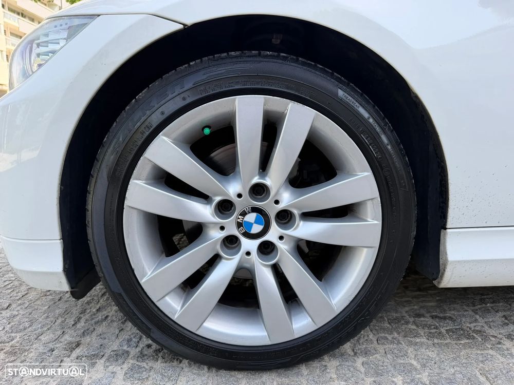 BMW 318 d Sport - 19