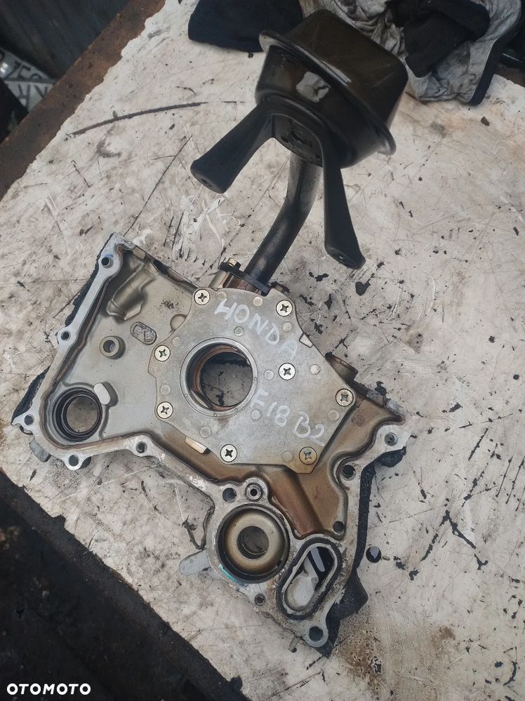Honda Accord VI 1,8 16V F18B2 pompa oleju smok - 1