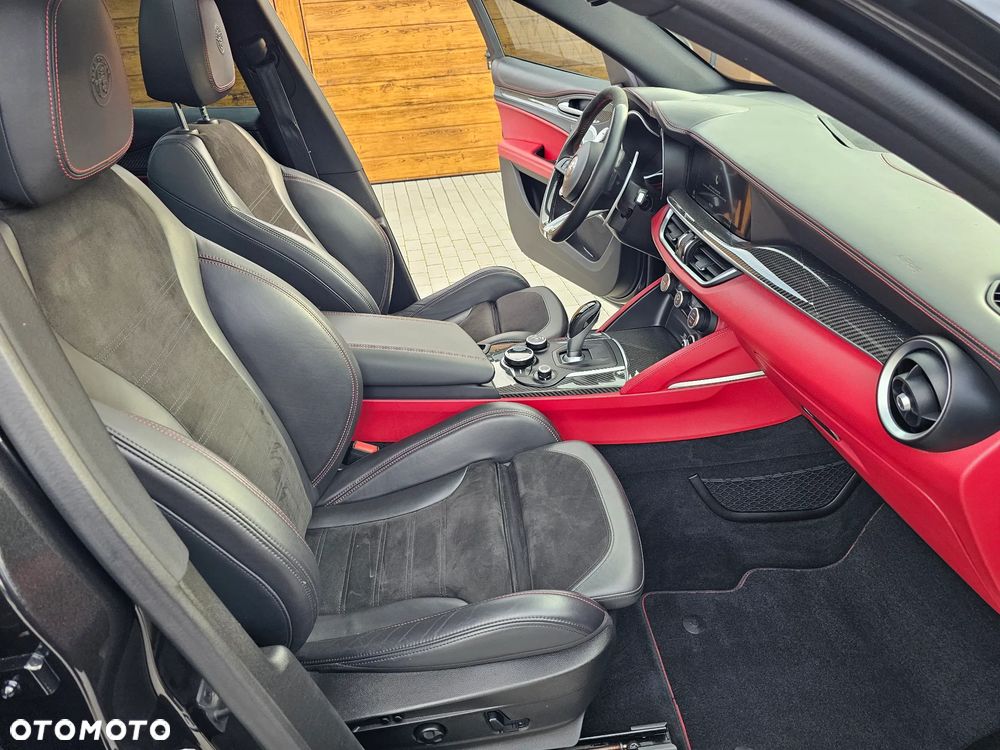 Alfa Romeo Stelvio - 17