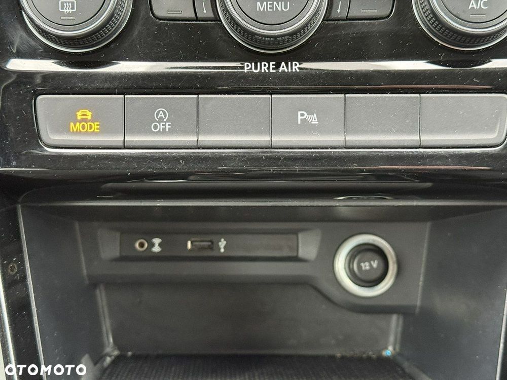 Volkswagen Touran 1.6 TDI BMT Comfortline - 29