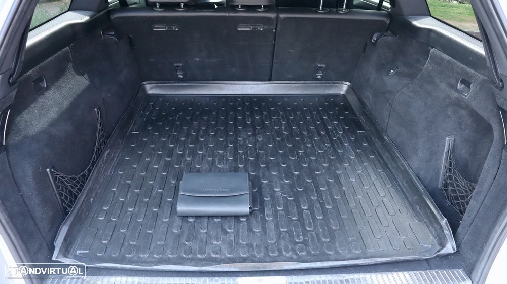 Mercedes-Benz E 250 BlueTEC Avantgarde Auto. - 53