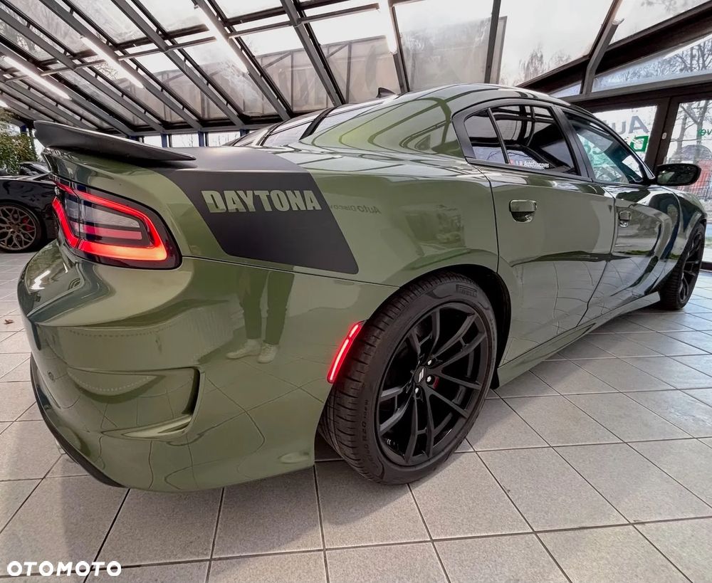 Dodge Charger 6.4 Scat Pack - 4