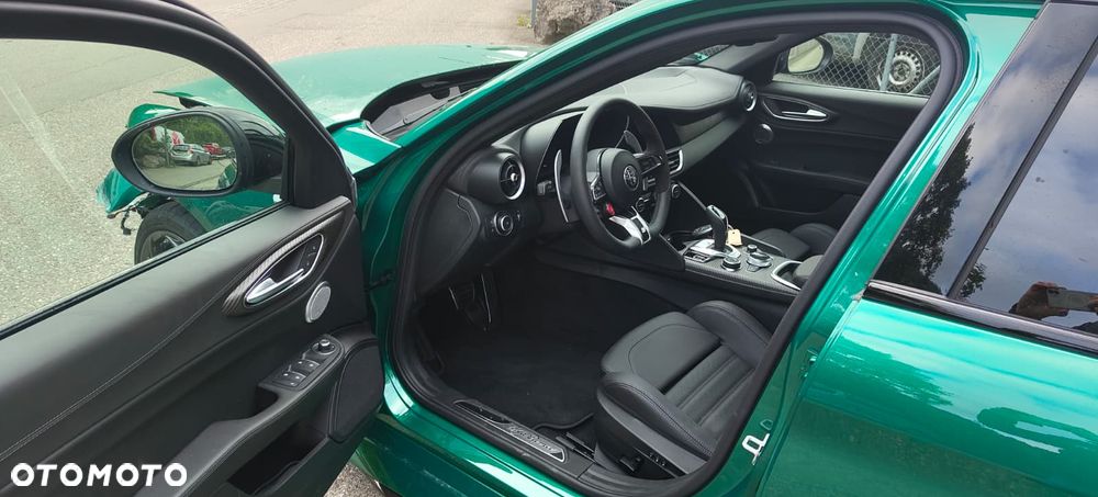 Alfa Romeo Giulia 2.9 V6 Bi-Turbo AT8 Quadrifoglio - 3