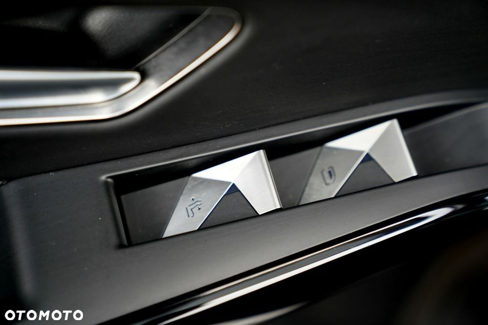 DS Automobiles DS 7 Crossback - 17