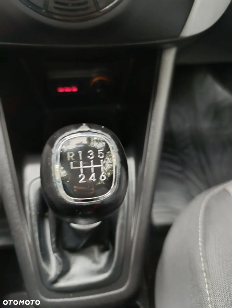 Kia Venga 1.4 CRDi L - 11