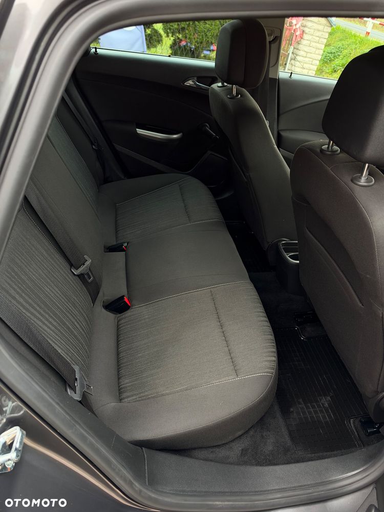 Opel Astra 2011