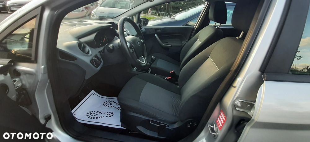Ford Fiesta - 34