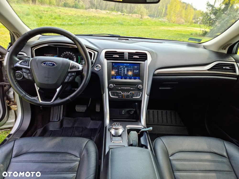 Ford Fusion - 17
