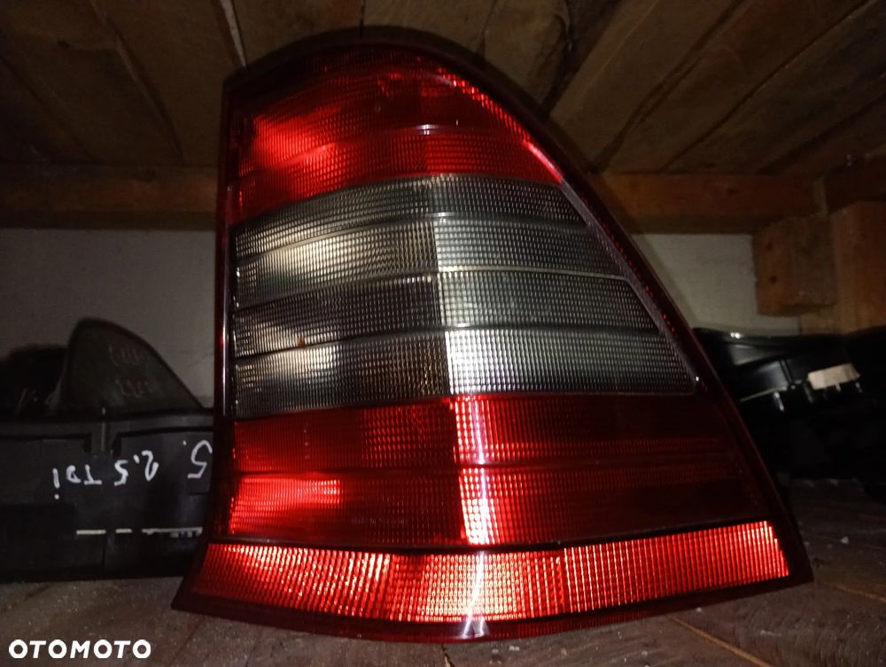 Mercedes c-klasa 202 kombi tylna lampa dymiona org - 2