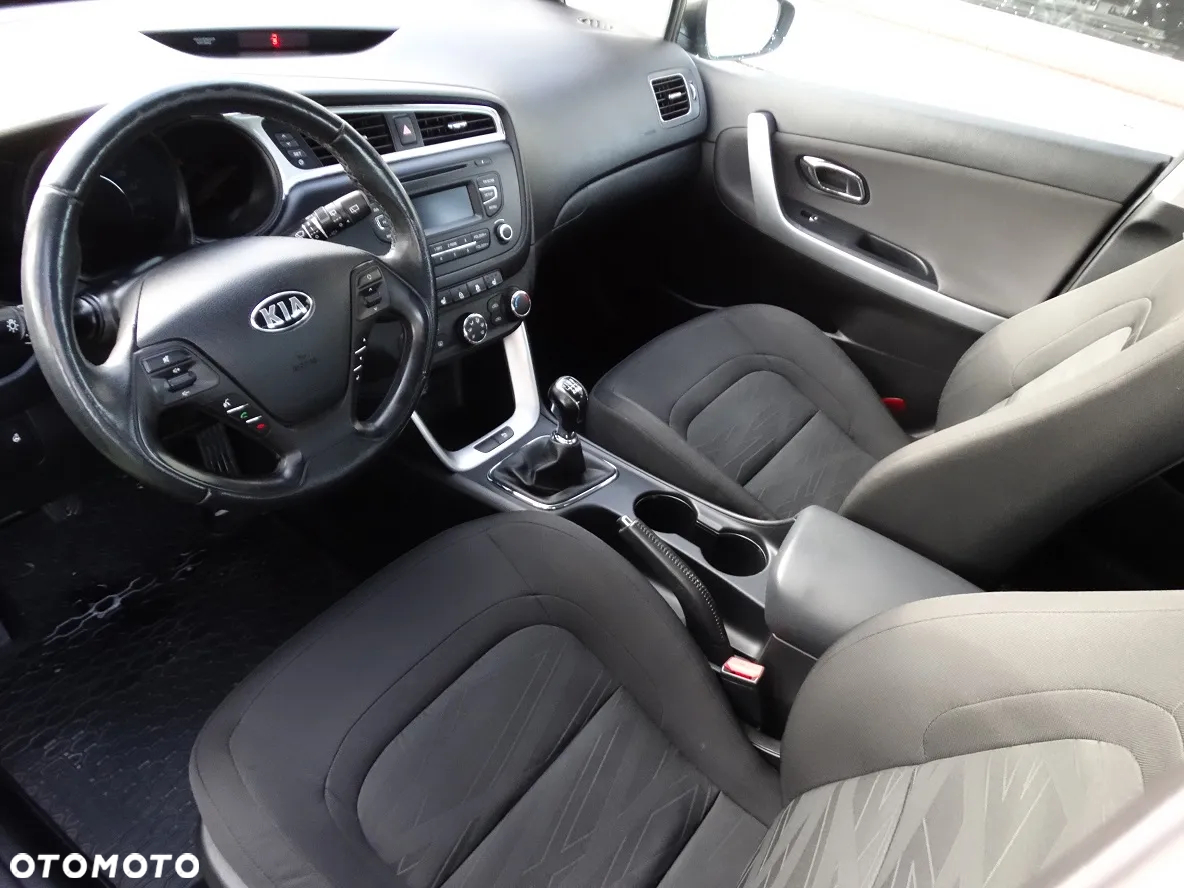 Kia Ceed - 10