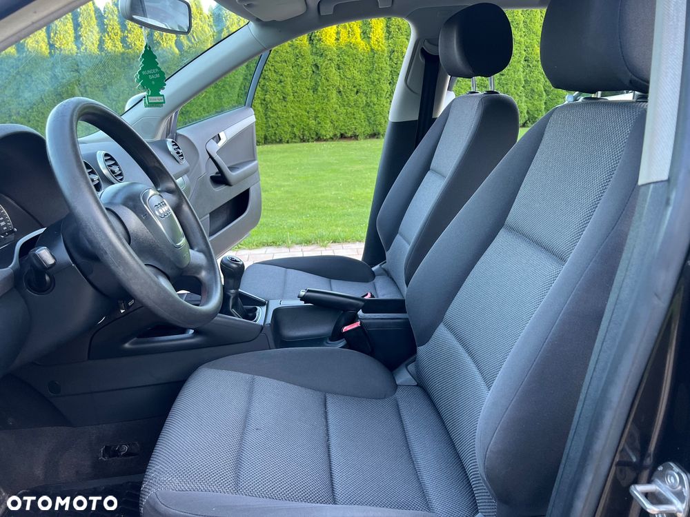 Audi A3 Sportback 1.4 TFSI Ambiente - 28