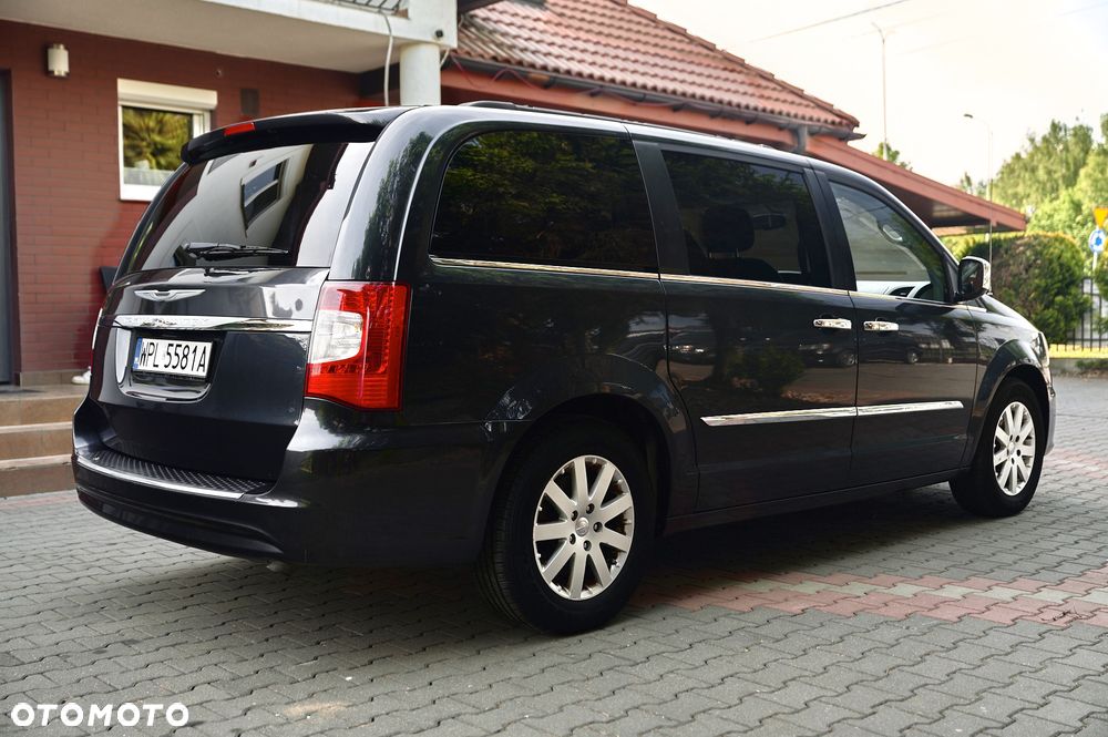 Chrysler Town & Country 3.6 Limited - 15