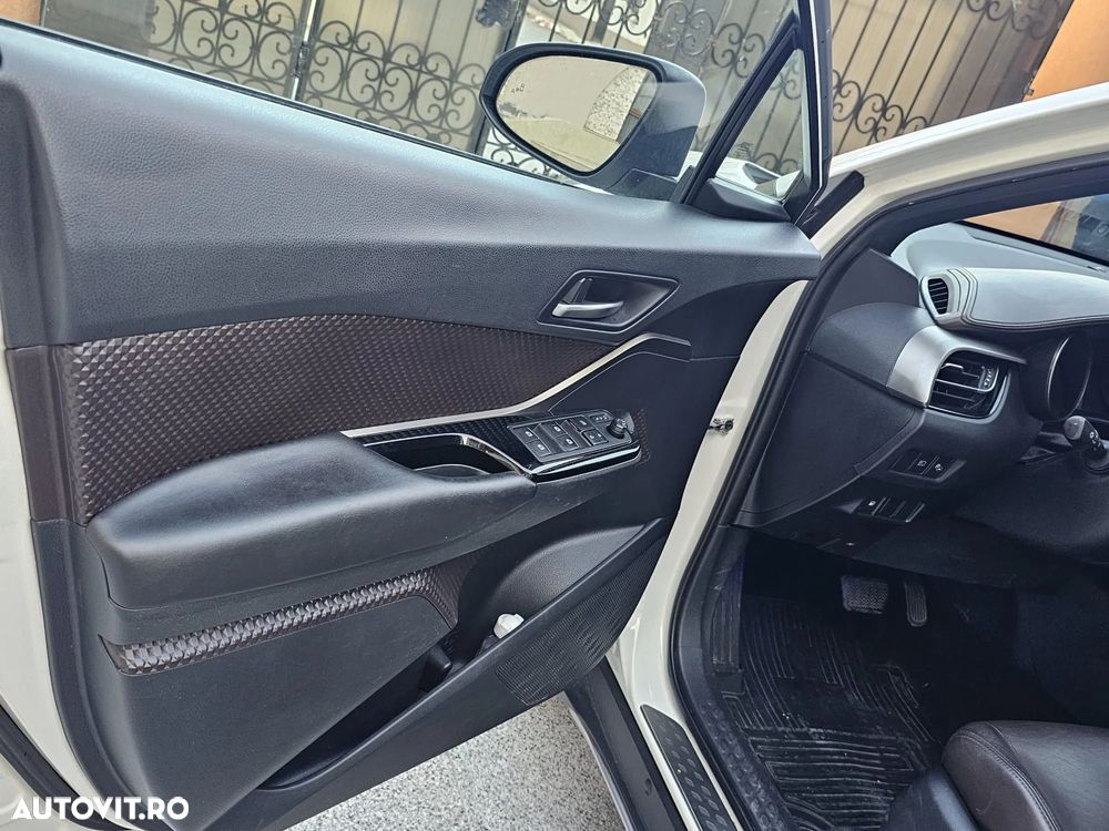 Toyota C-HR - 12