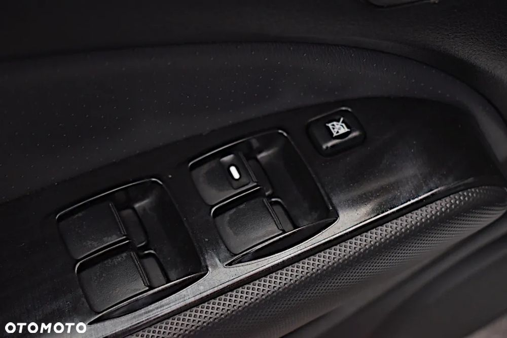 Mitsubishi Outlander 2.4 4WD Automatik Intense - 25