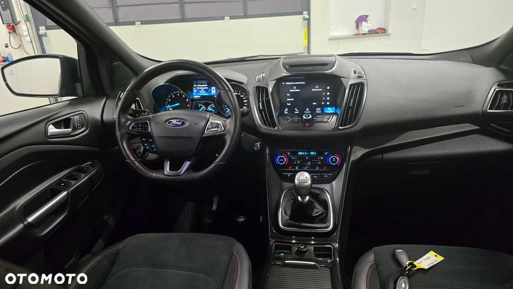 Ford Kuga 1.5 EcoBoost FWD ST-Line - 16