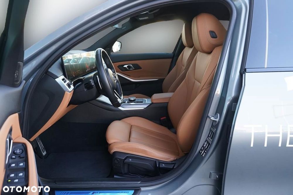 BMW Seria 3 320i xDrive M Sport sport - 4