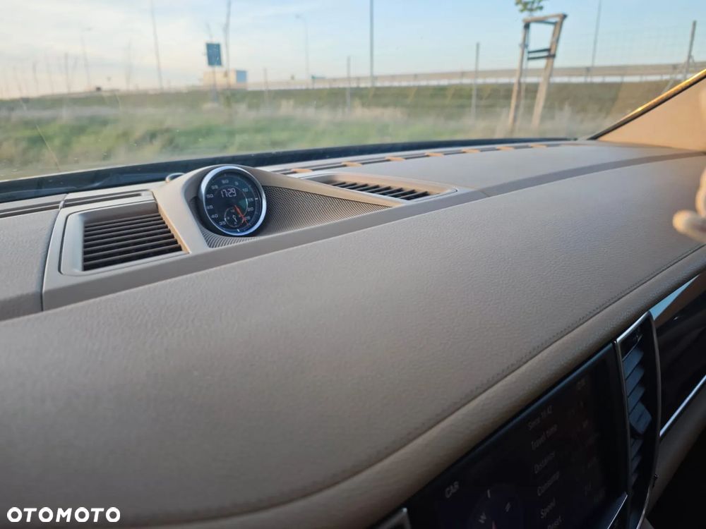 Porsche Panamera Diesel - 16