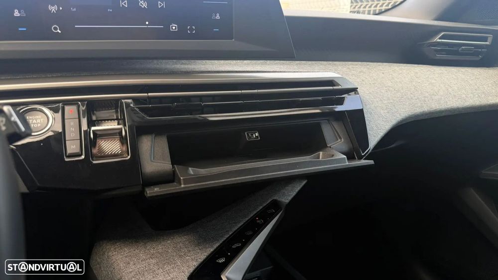 Peugeot 3008 1.2 Hybrid Allure e-DCS6 - 17