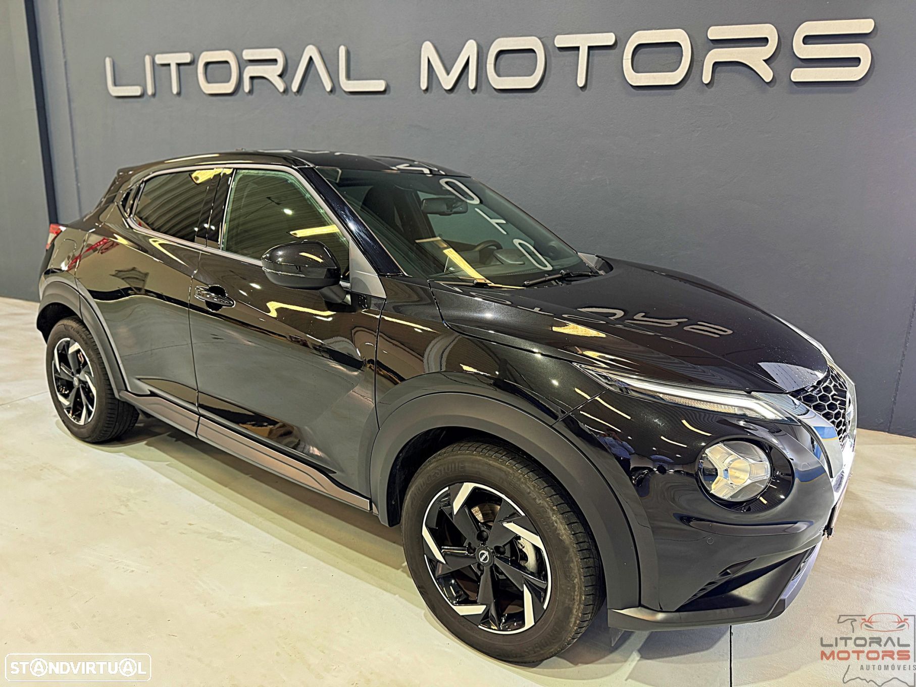 Nissan Juke 1.0 DIG-T N-Design Black - 1
