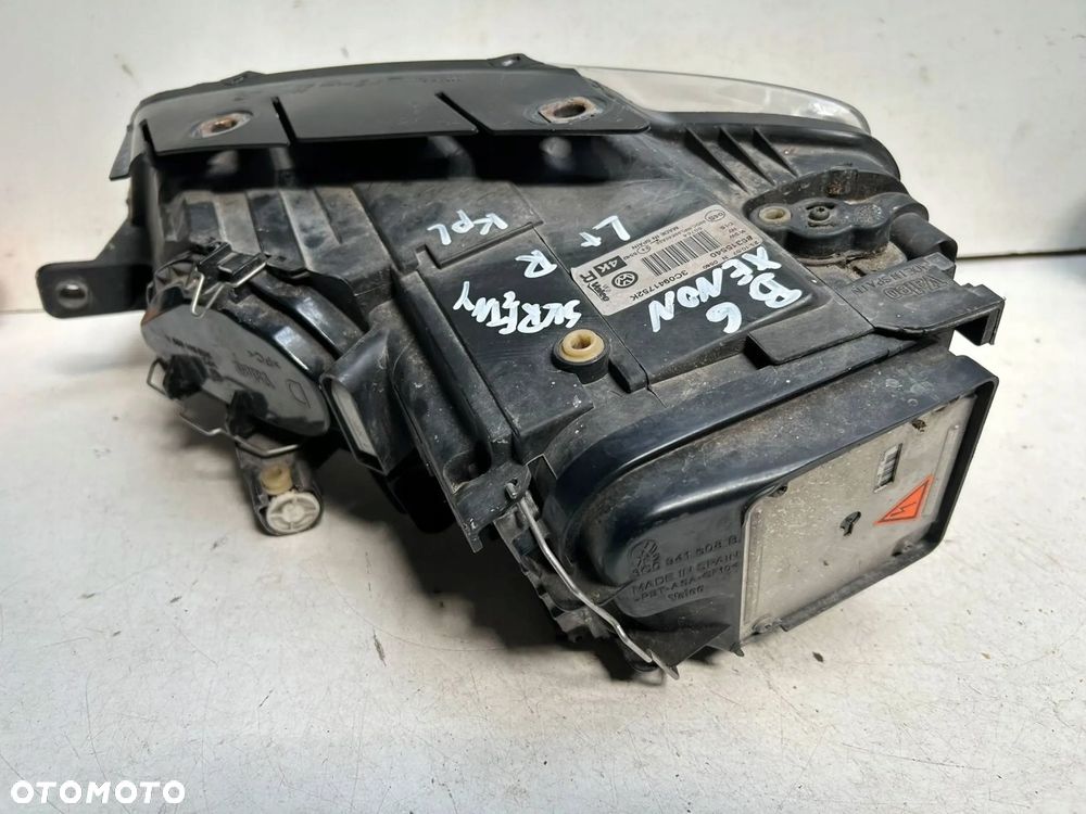 Reflektory xenon skrętny Volkswagen PASSAT B6 - 7