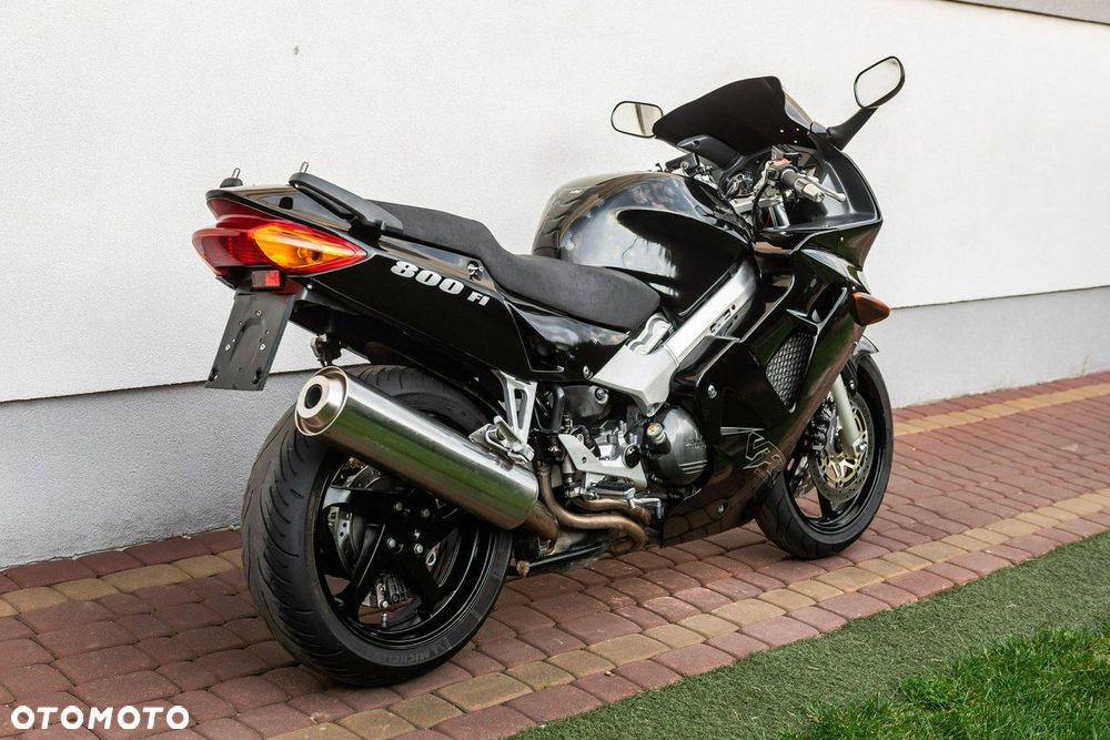 Honda VFR - 3