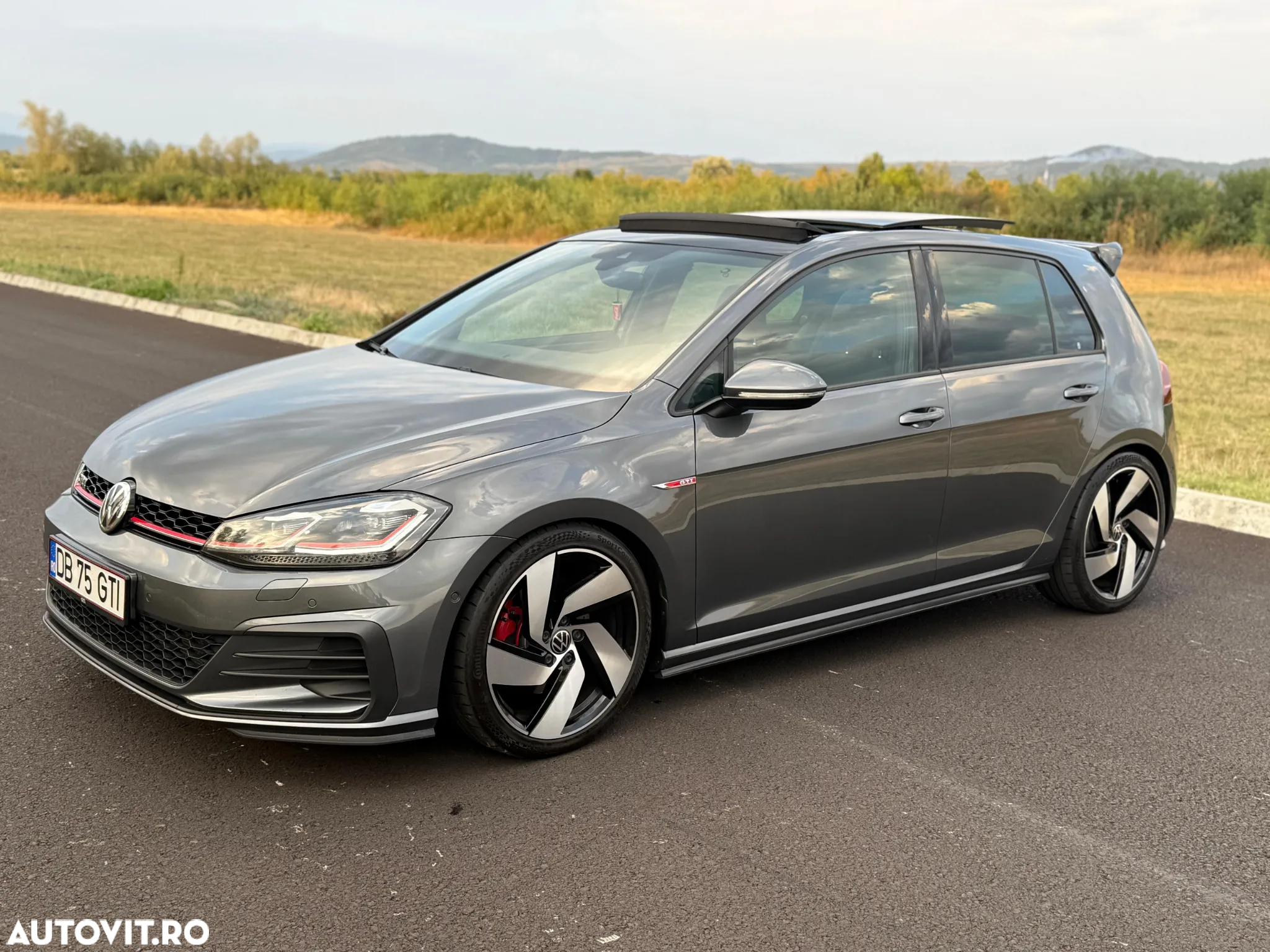 Volkswagen Golf 2.0 TSI GTI - 6