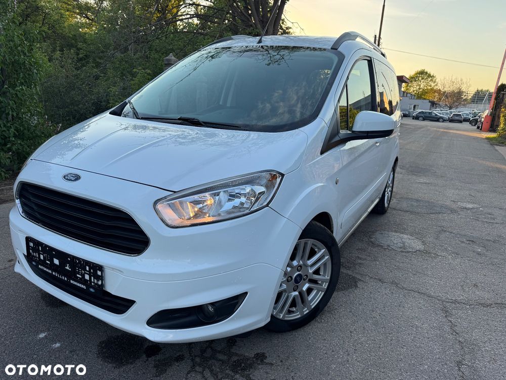 Ford Tourneo Courier 1.0 EcoBoost S&S Titanium - 11
