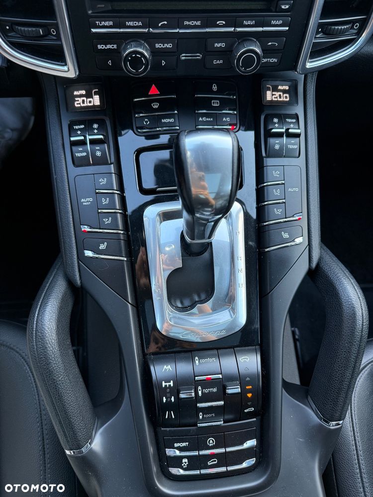 Porsche Cayenne - 14