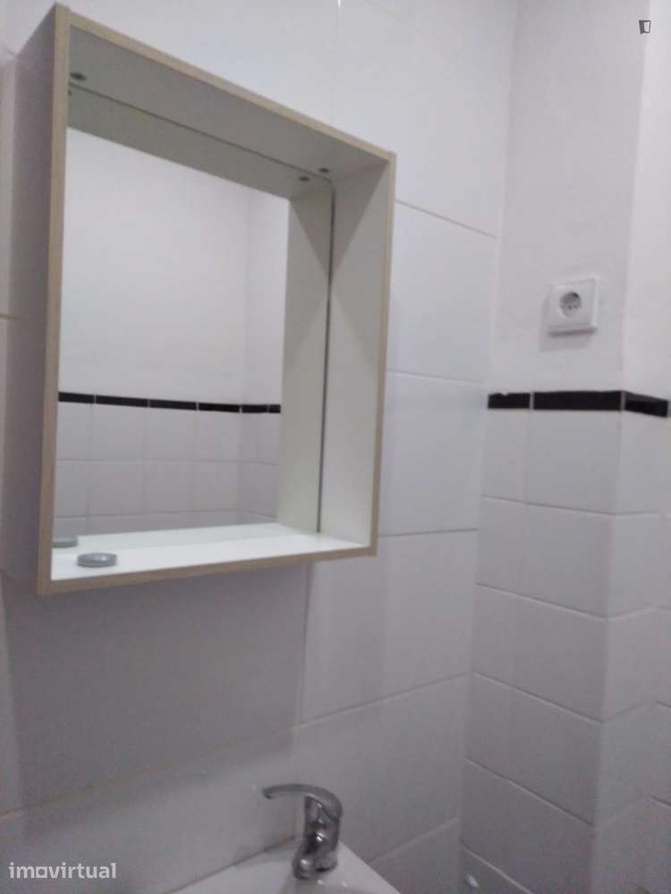 Quarto - localizado em Paranhos Porto - Grande imagem: 4/36