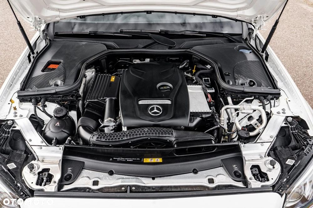 Mercedes-Benz Klasa E 300 9G-TRONIC AMG Line - 28