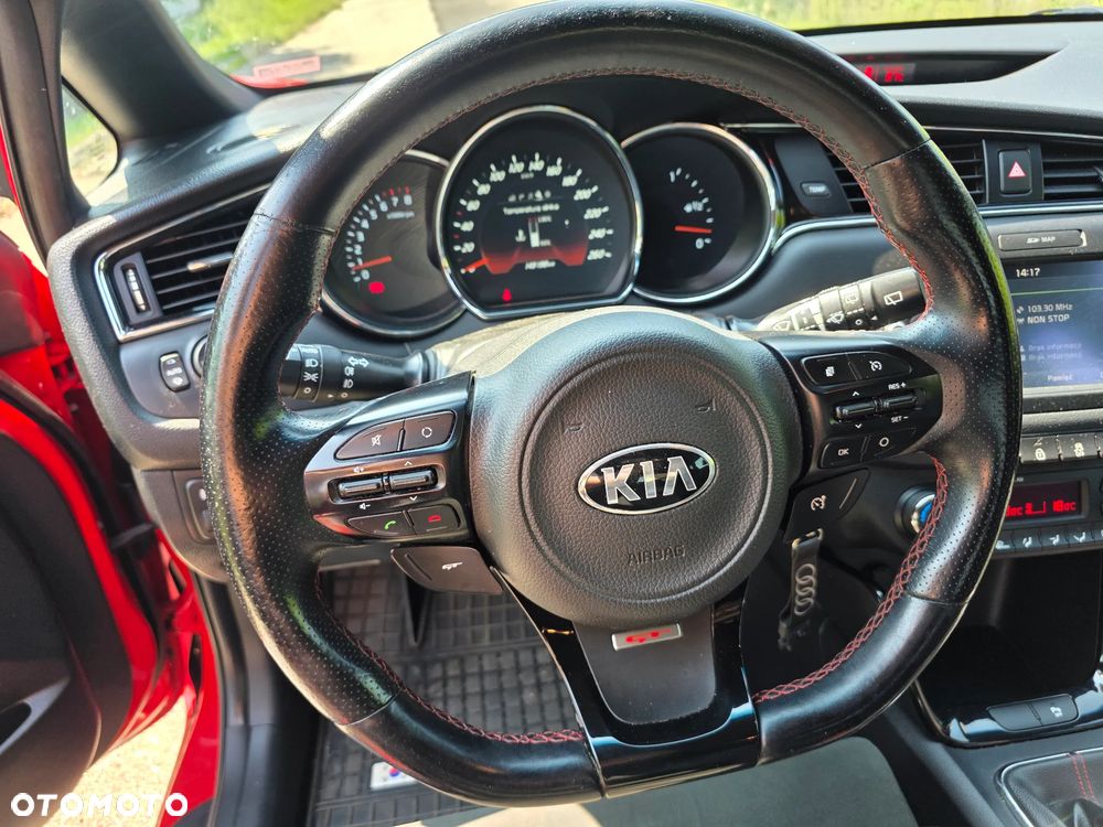Kia Ceed - 11