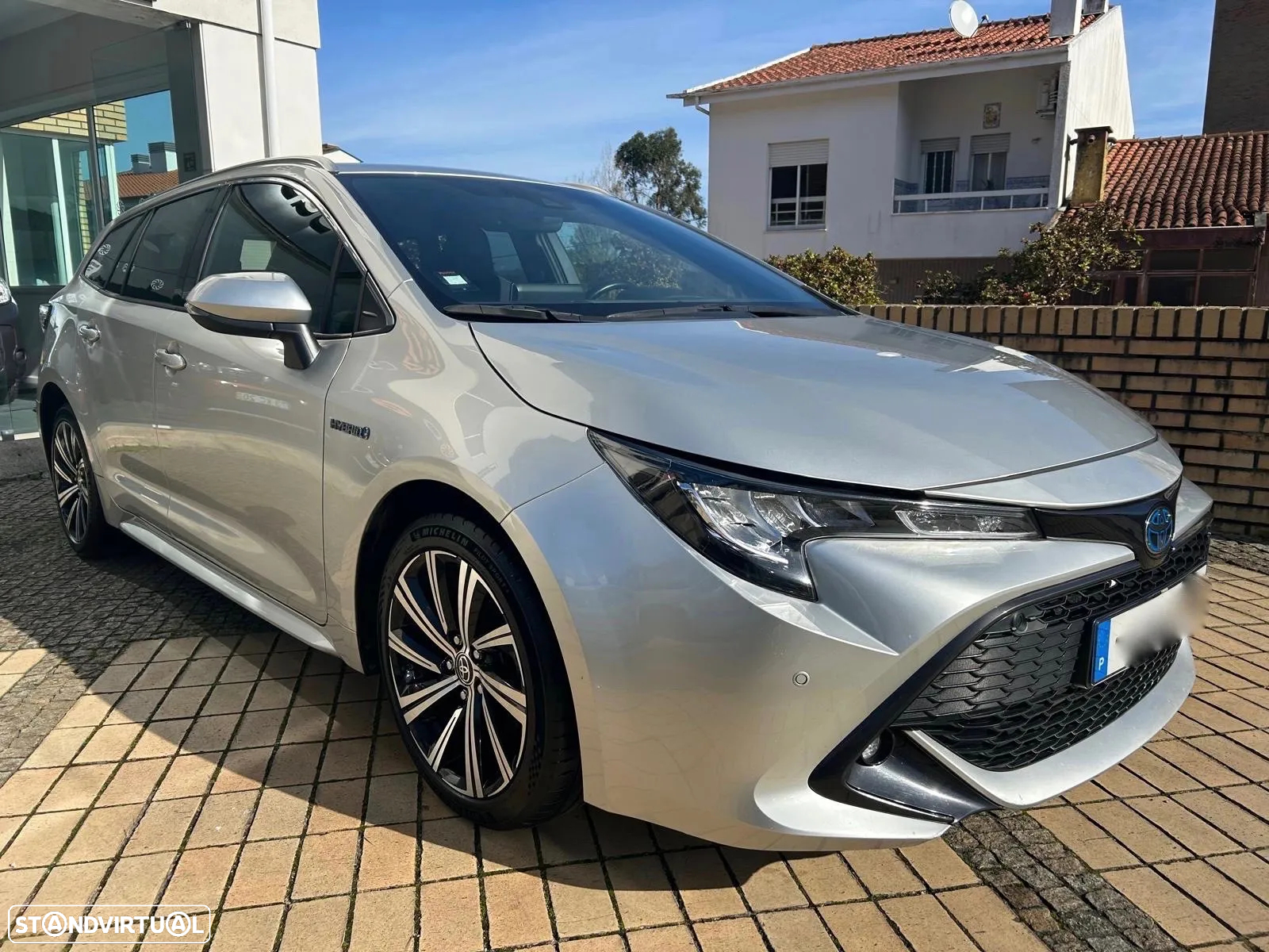 Toyota Corolla Touring Sports 1.8 Hybrid Comfort+P.Sport - 2