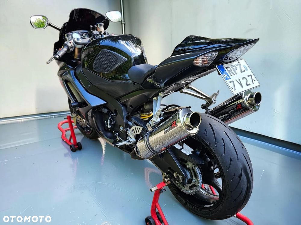 Suzuki GSX-R - 6