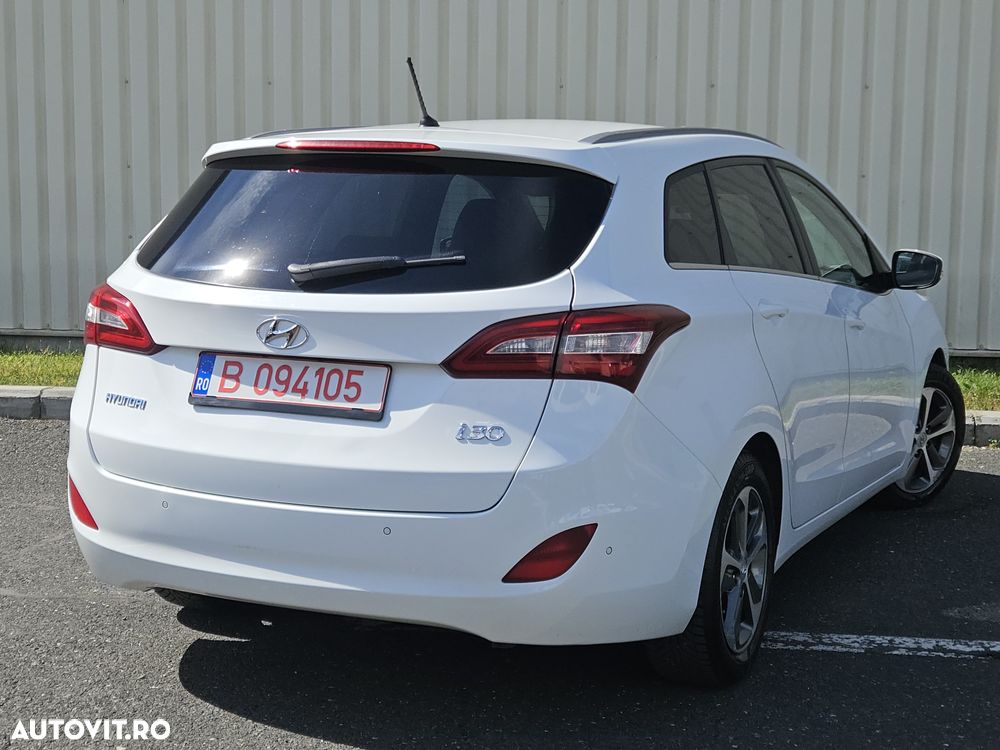 Hyundai i30 1.6 CRDI Premium - 28