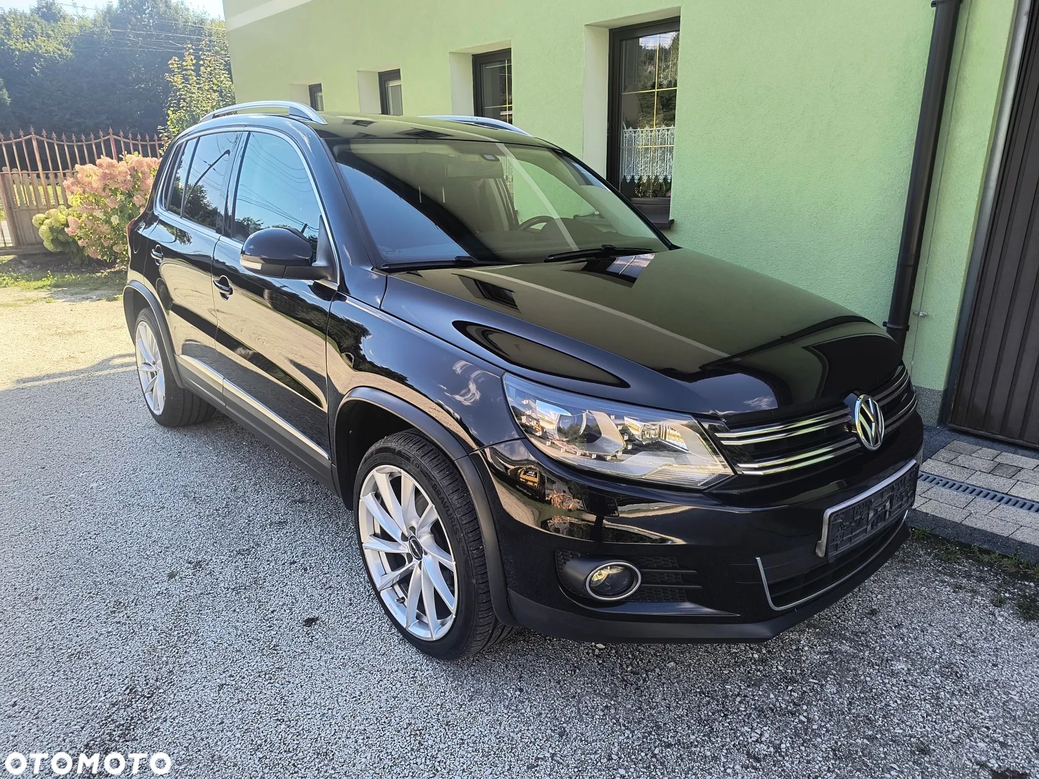 Volkswagen Tiguan - 1