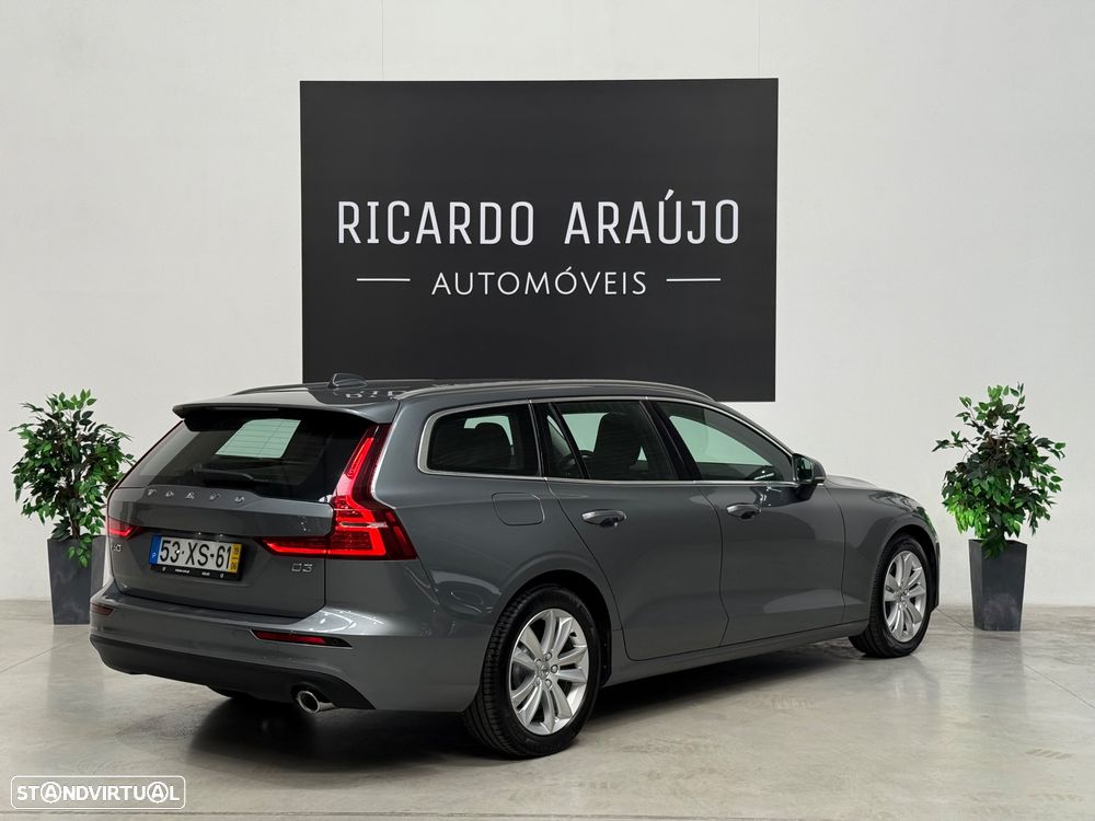 Volvo V60 2.0 D3 Momentum Plus Geartronic - 4