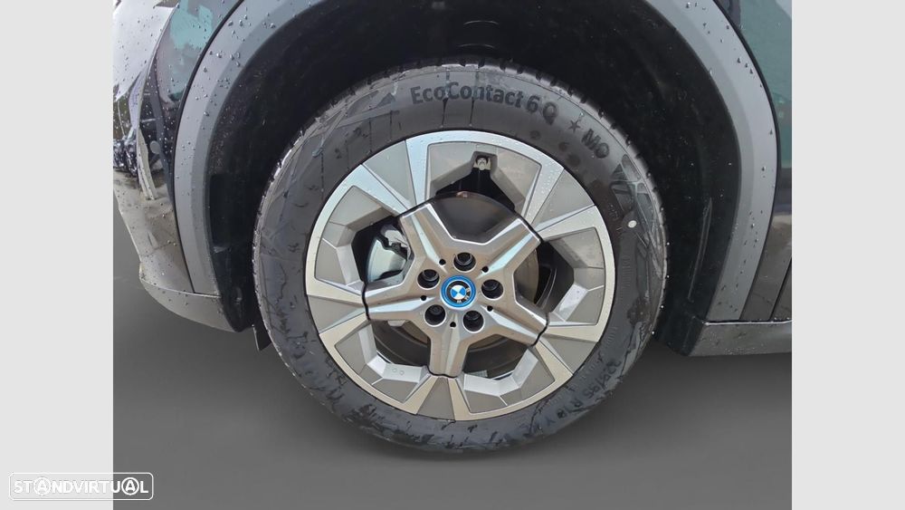 BMW iX2 eDrive20 - 16