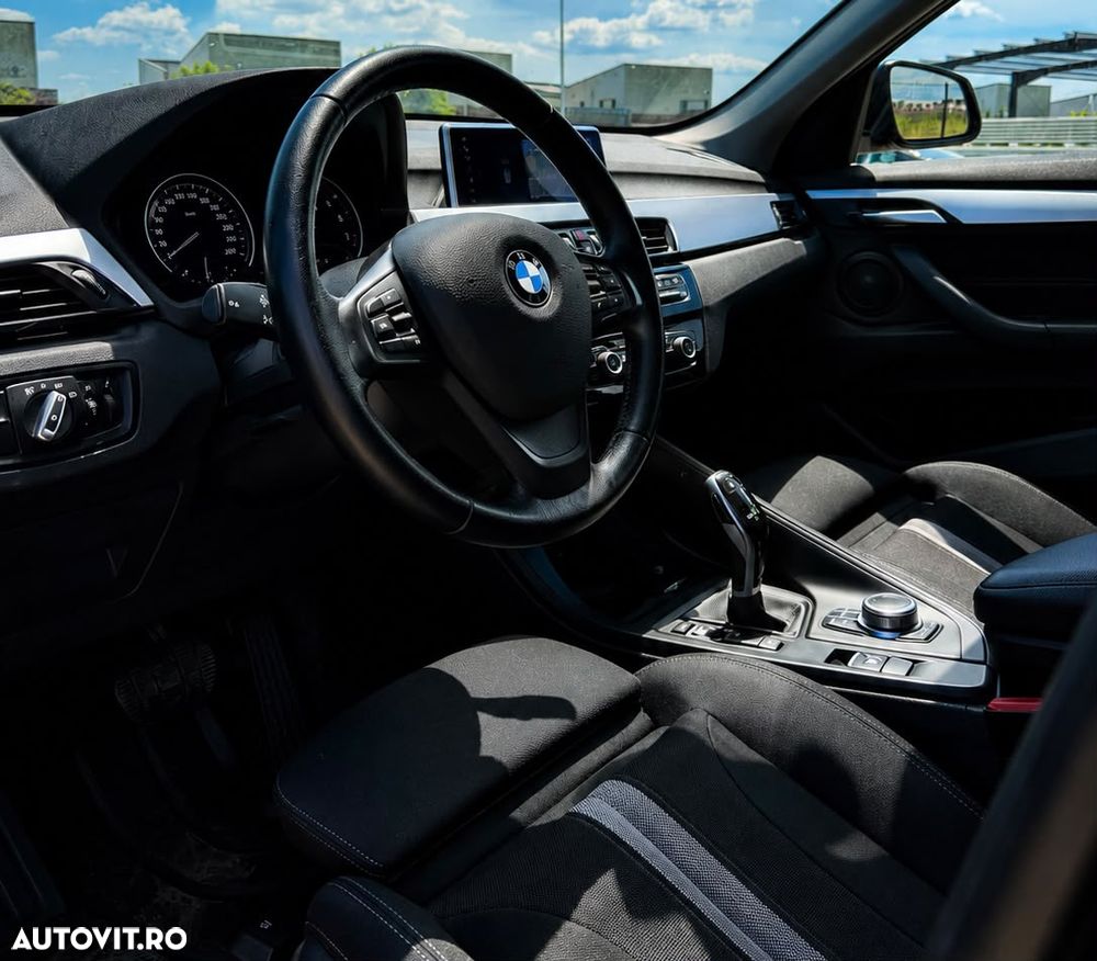 BMW X1 xDrive20i AT - 8